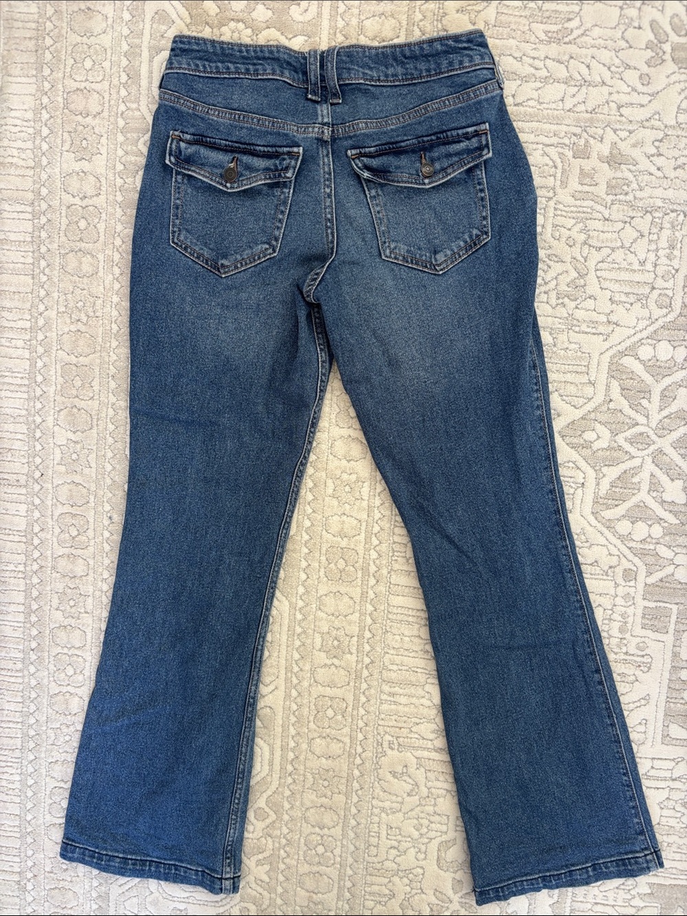 Hollister Women's Blue Flare Jeans - Slightly Faded Wash - Picture 3 of 4